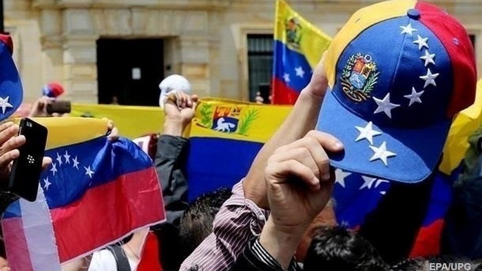 Власти Венесуэлы и оппозиция договорились поддерживать диалог