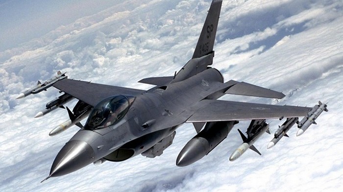 Болгария подписала договор о покупке истребителей F-16