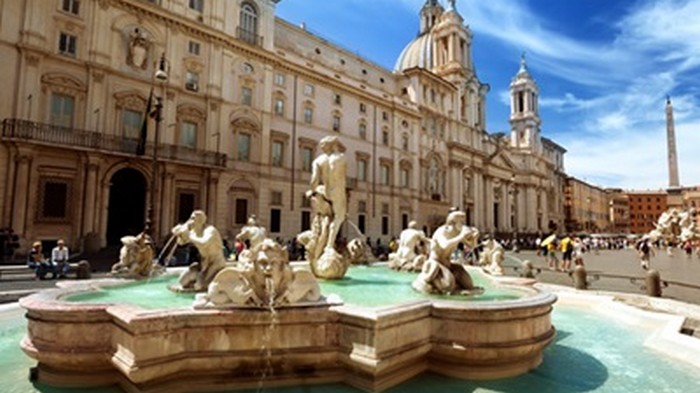 В Риме на полтысячи евро оштрафовали туриста, собиравшего монеты в фонтане
