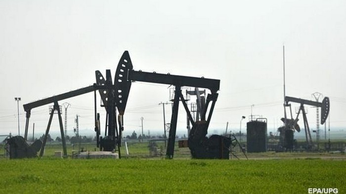 Цена на нефть растет на снижении запасов в США