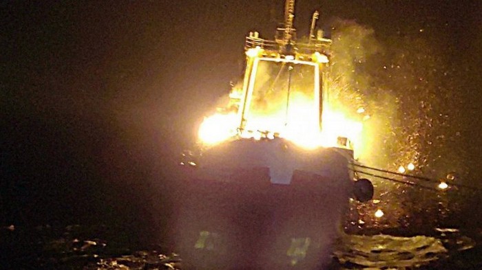 Пожар на украинском океанском судне Иван Голубец: погиб моряк, траулер продолжает гореть