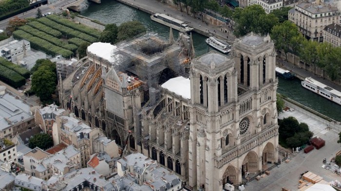 Аномальная жара в Париже может привести к обрушению потолков Собора Парижской Богоматери