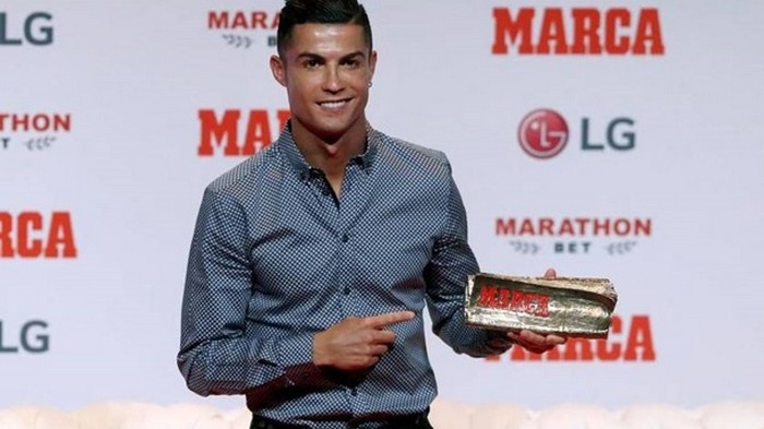 Роналду получил награду Легенда от известного издания