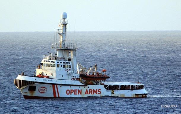 Шесть стран ЕС готовы принять 147 беженцев с судна Open Arms