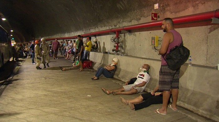 В Рио-де-Жанейро более 50 человек пострадали в крупном ДТП