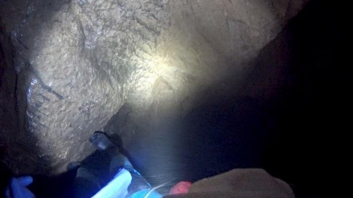 Два спелеолога застряли в самой глубокой пещере в польских Татрах