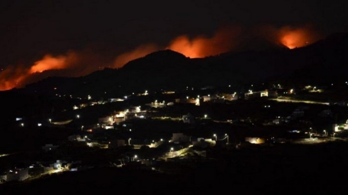 На Канарах горит более 400 га леса, эвакуировали около 2 тыс. человек