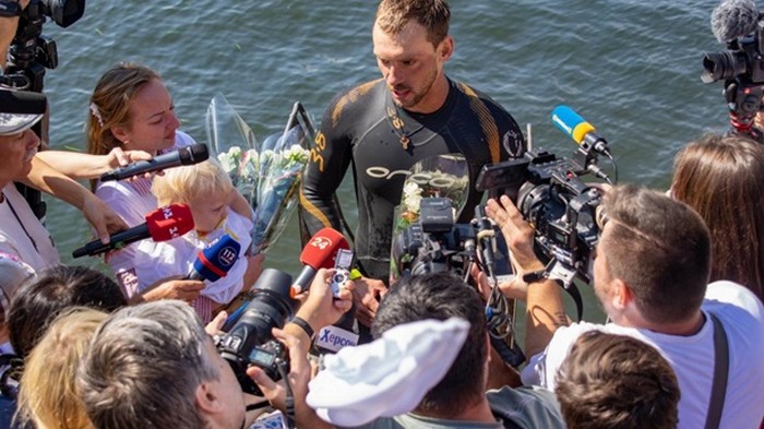 Украинский пловец установил новый рекорд, преодолев Днепр