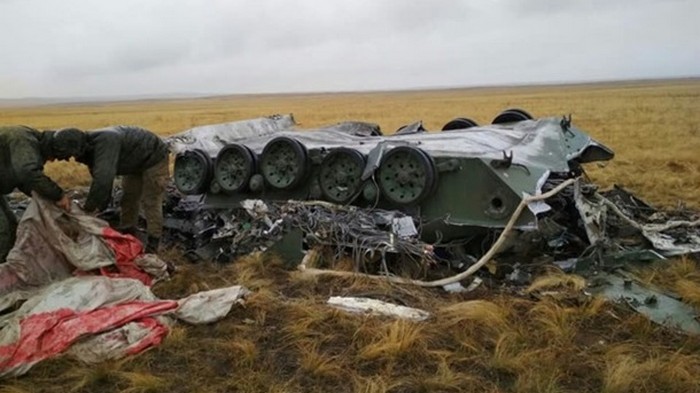 В России на военных учениях две БМД выпали из самолета (фото, видео)