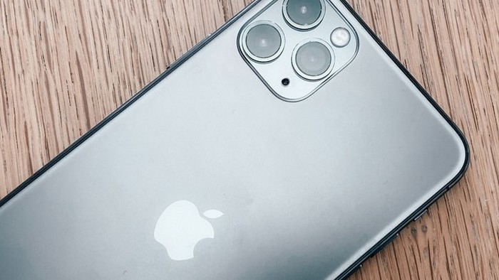 Apple предупредила владельцев iPhone 11 об опасности