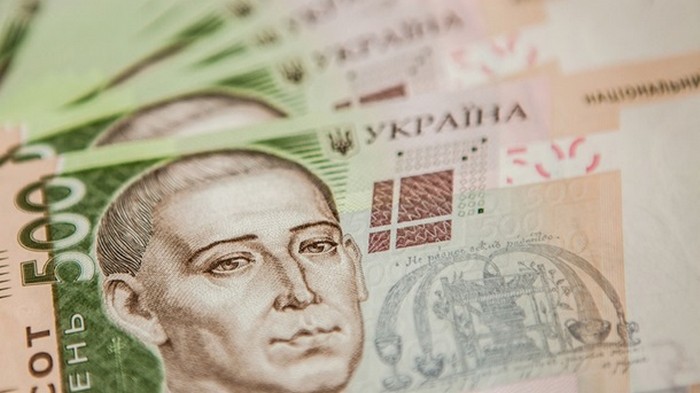 Курс валют на 1 октября: гривна начала неделю с падения