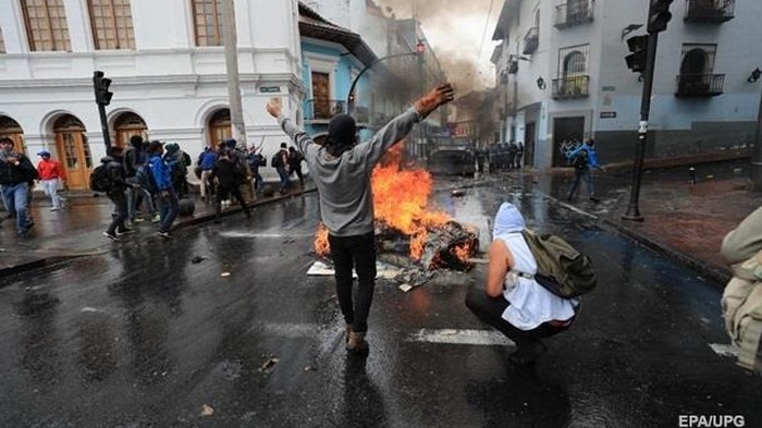 Протестующие в Эквадоре захватили еще два месторождения нефти