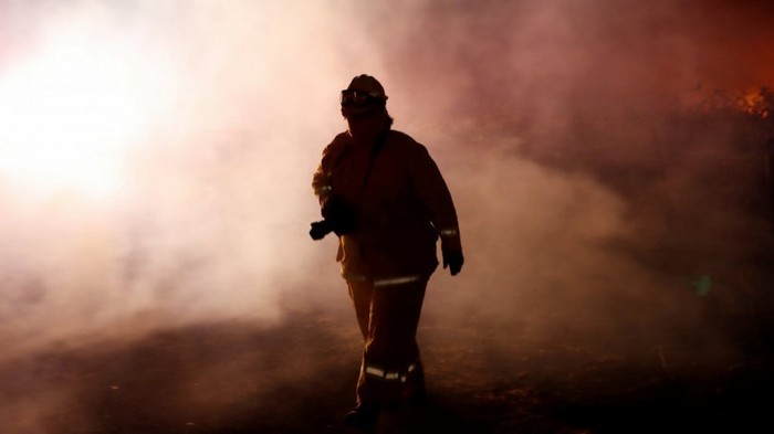 В Калифорнии из-за пожаров эвакуируют 180 тысяч людей