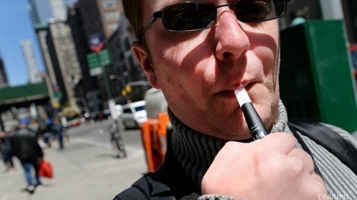 В США зафиксировано больше 30 смертей от курения вейпов