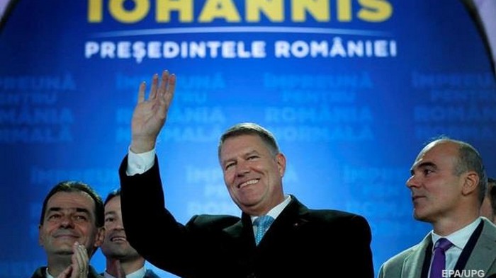 В Румынии на выборах победил действующий президент