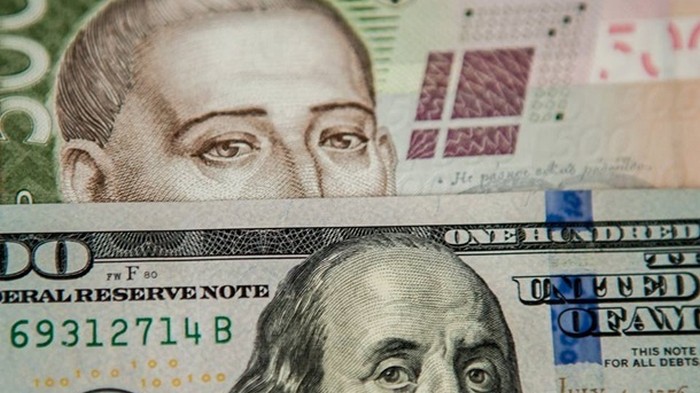 Курс валют на 4 декабря: гривна рекордно укрепилась