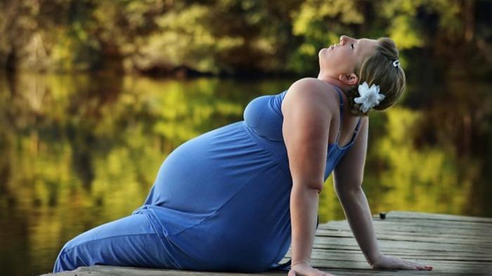 Лишний вес беременной опасен для ребенка – ученые