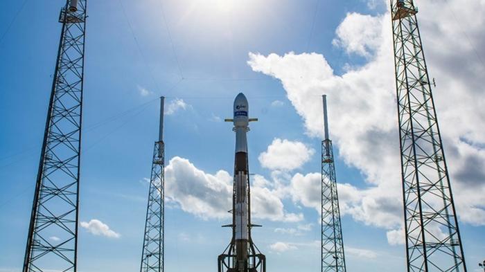 SpaceX запустила ракету с 60 спутниками