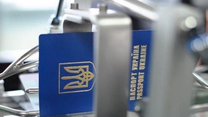 В Украине резко упало оформление загранпаспортов