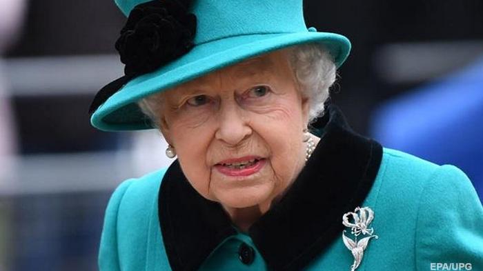 Елизавета II созвала встречу из-за решения принца Гарри и Меган Маркл