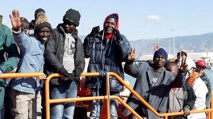У берегов Мальты спасли сотню мигрантов