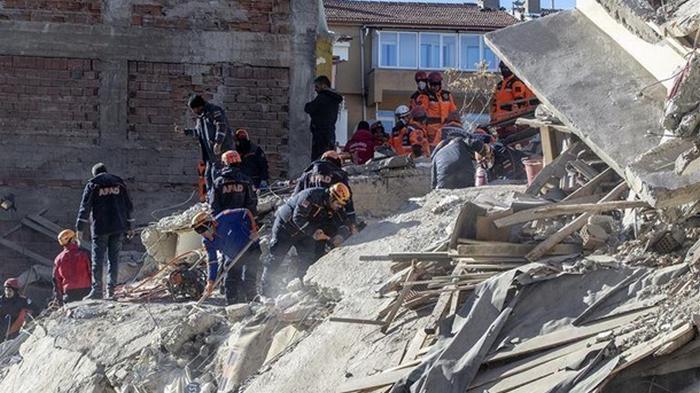 Землетрясения в Турции: число жертв достигло 29 человек