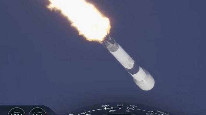 SpaceX запустила ракету с 60 интернет-спутниками