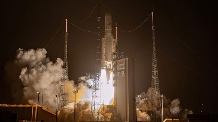 Ракета Ariane-5 вывела на орбиту два спутника (видео)