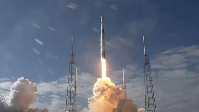 SpaceX вывела на орбиту еще 60 спутников и потеряла ступень ракеты