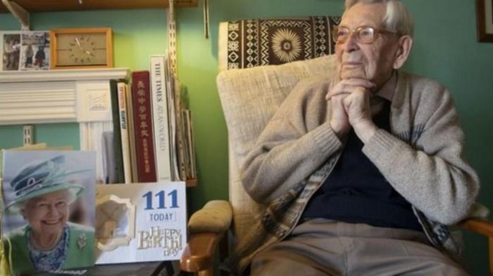 Британец стал старейшим мужчиной в мире в 111 лет