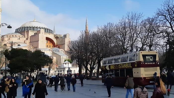 Турция отложила туристический сезон из-за COVID-19